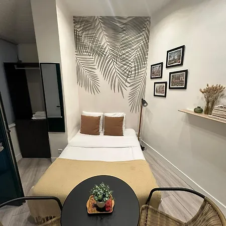 Lägenhet Charmant Studio Paris